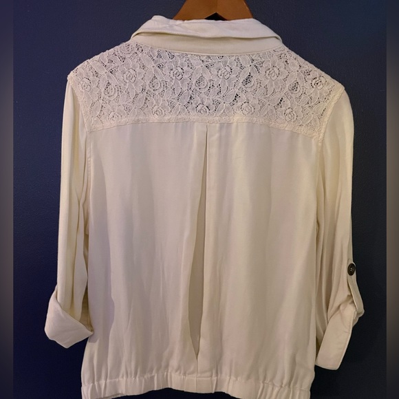 Ultra Pink Jacket with Zipper and Lace Details - Picture 3 of 6